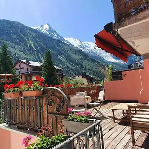 Hyper Centre . Terrasse Vue Mont Blanc . Parking Appartement Chamonix